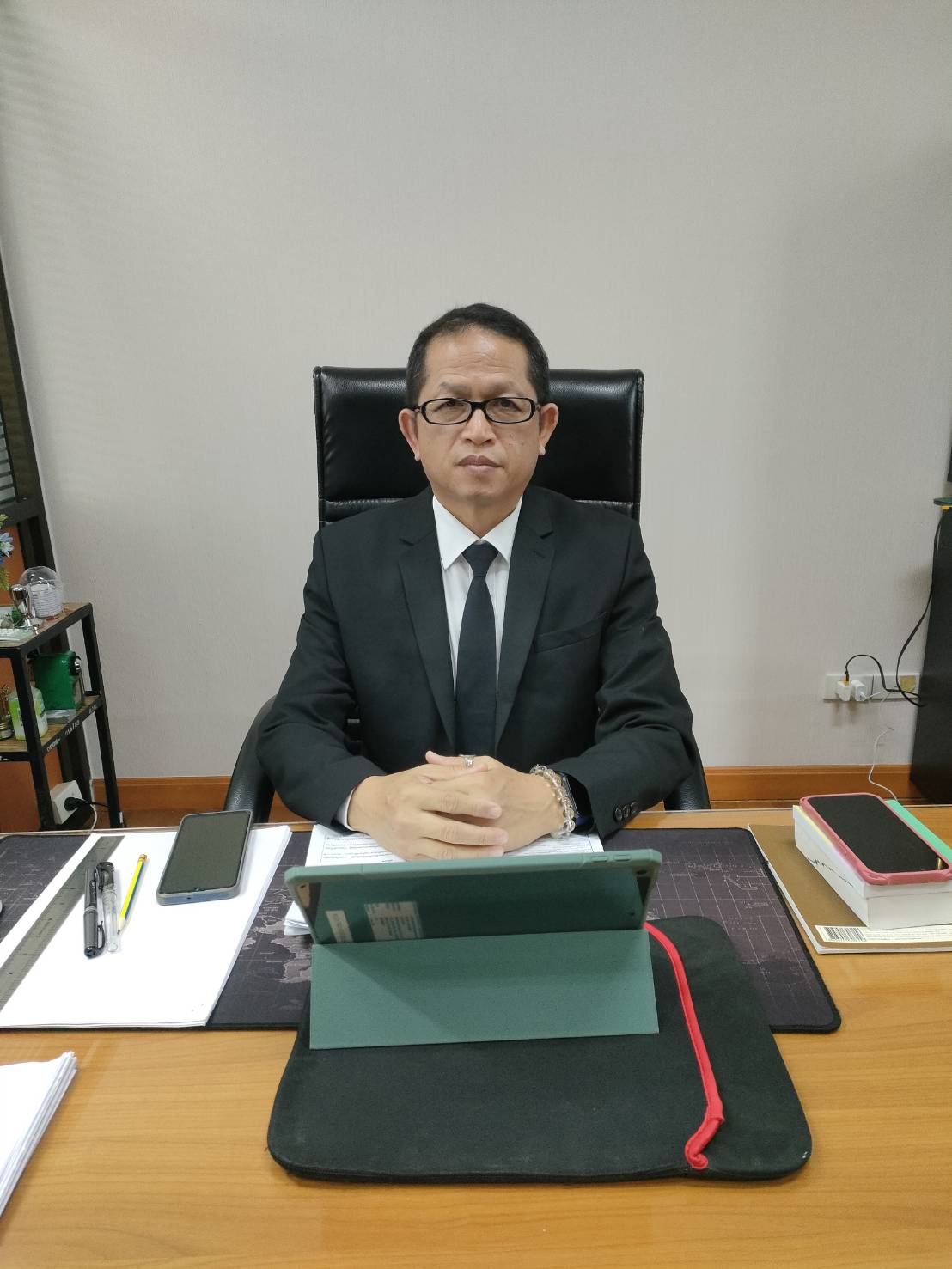 title - ผู้ตรวจราชการ ส.ป.ก. ร่วมประชุมคณะทำงานสรรหาปราชญ์เกษตรของแผ่นดินระดับเขต ประจำปี 2569 เขตตรวจราชการที่ 4 ผ่านระบบออนไลน์ (Zoom Meeting)